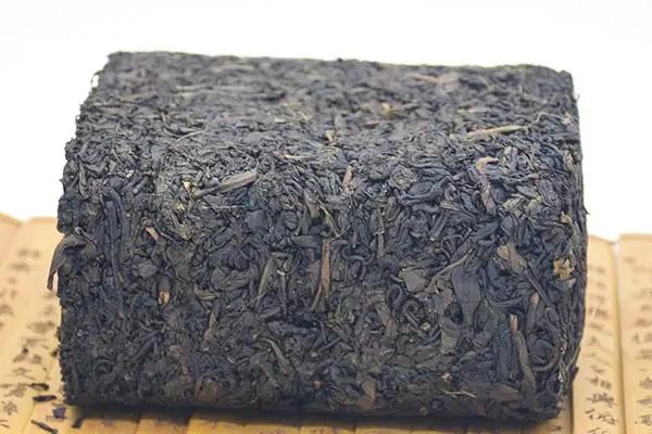 黑茶的品种，茯砖和黑砖的历史悠久