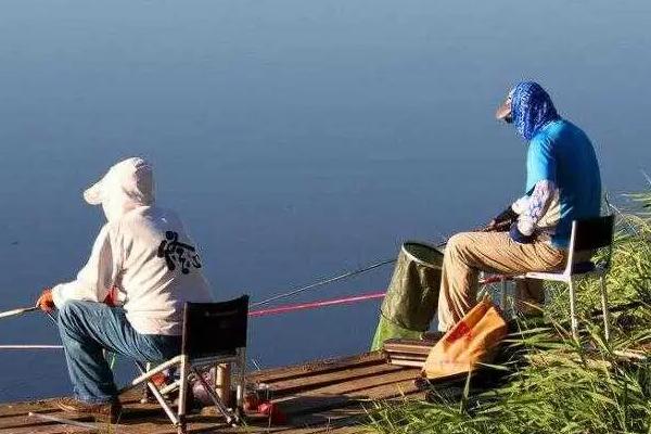 夏天钓鲫鱼技巧，大部分情况都应该钓远